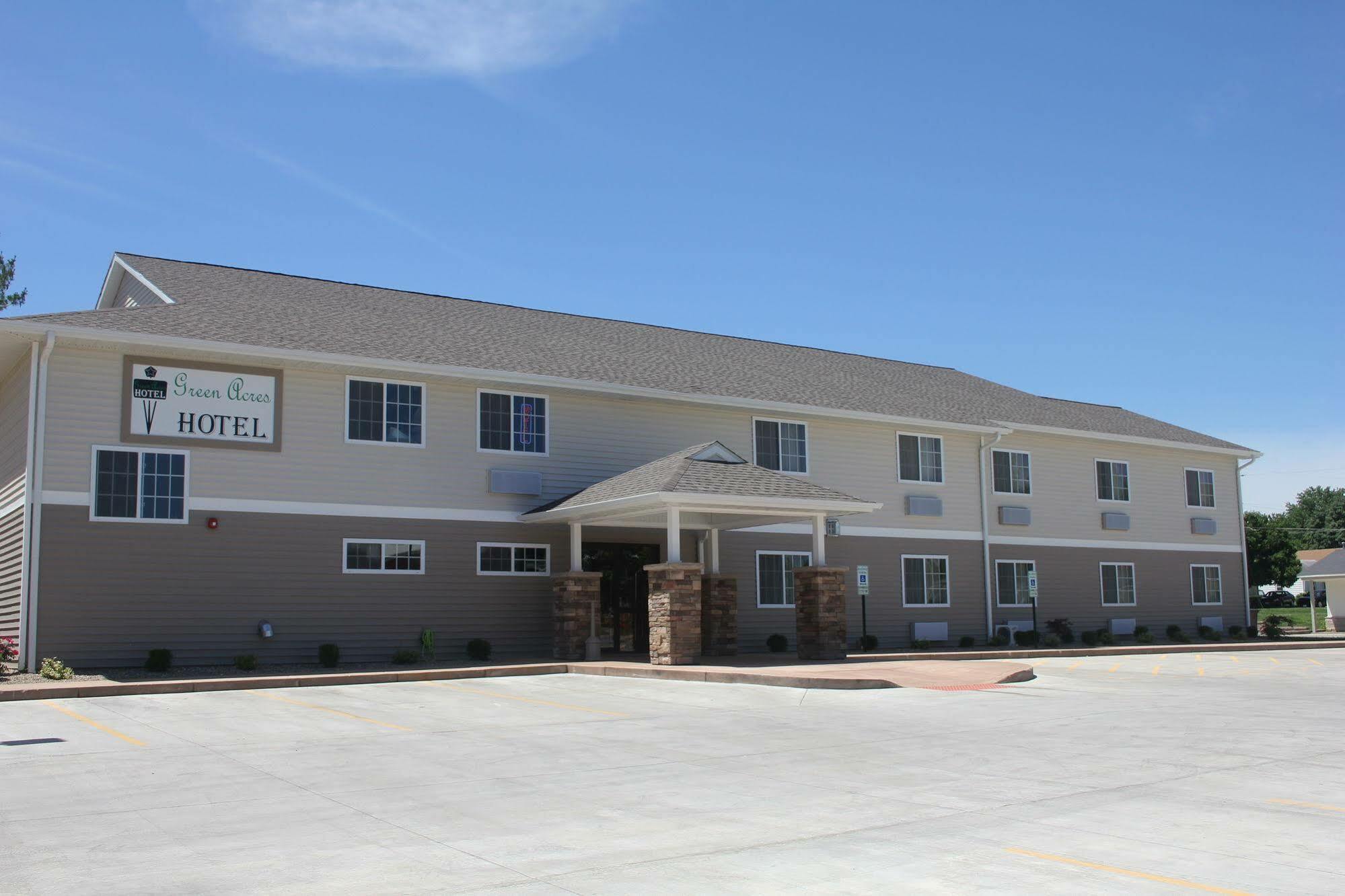 Green Acres Hotel Pittsfield Exterior photo